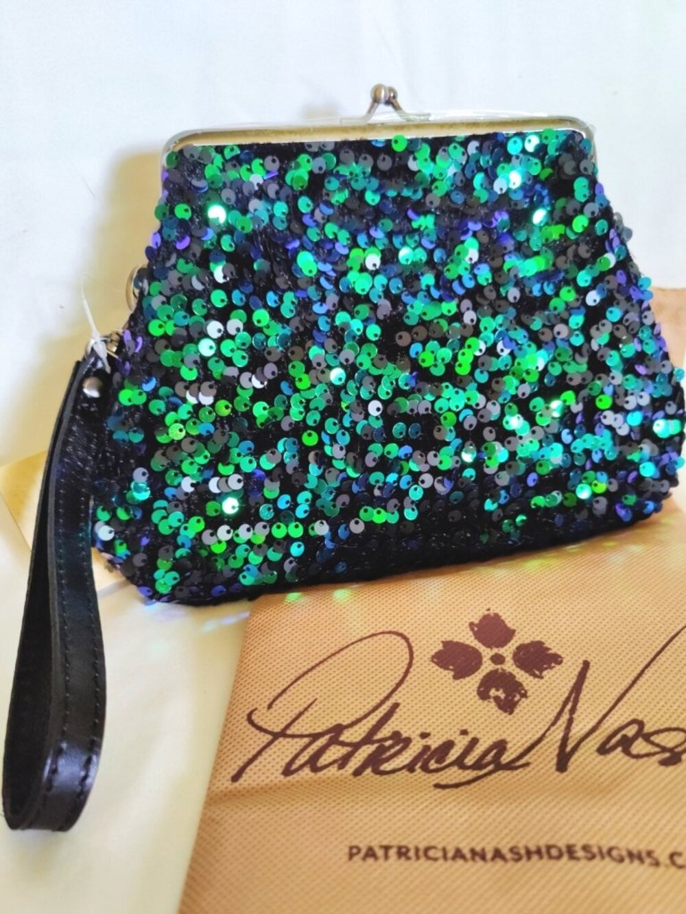 Patricia Nash Savena Frame Kisslock Sequins & Leather Wristlet Clutch in Green - Picture 12 of 13